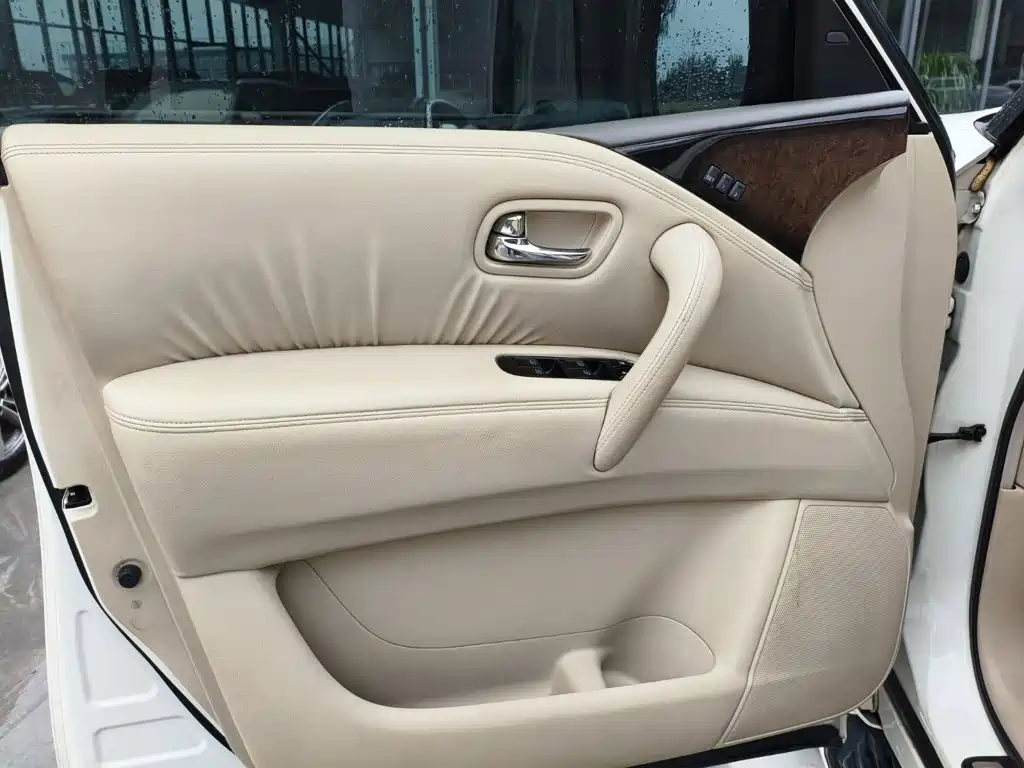 Infiniti QX80 — миниатюра 6