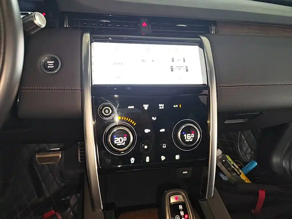 Land Rover Discovery Sport Hybrid — миниатюра 13