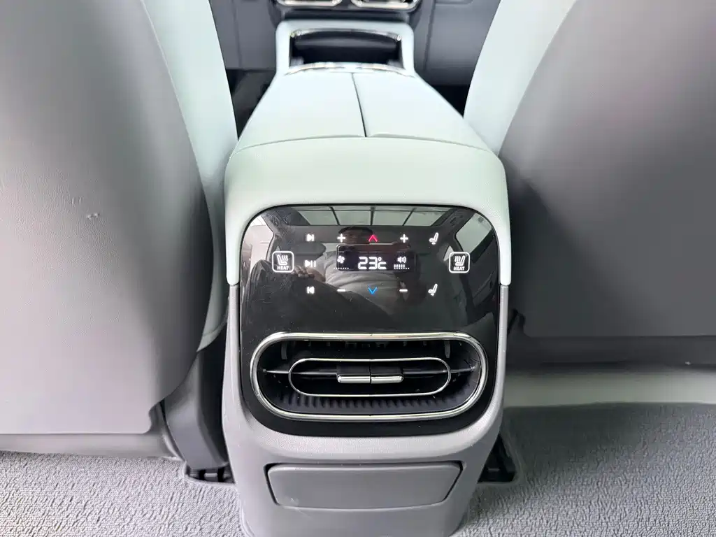 Leapmotor Leapmotor C01 — миниатюра 5