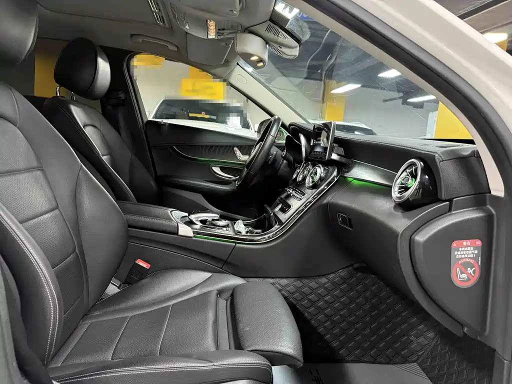 Mercedes-Benz C-Class — миниатюра 5
