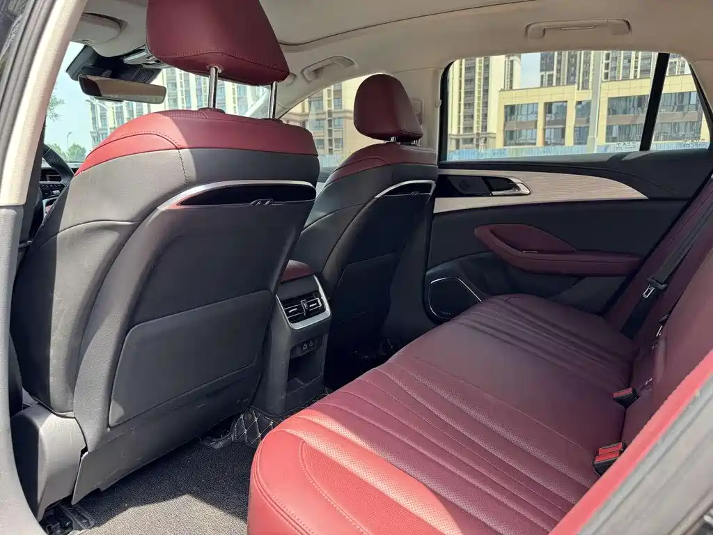 Hongqi H5 2025 2.0T AT