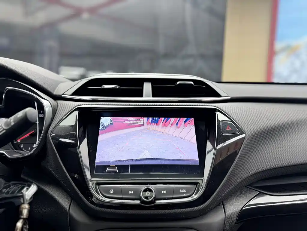 Chevrolet Tracker — миниатюра 14