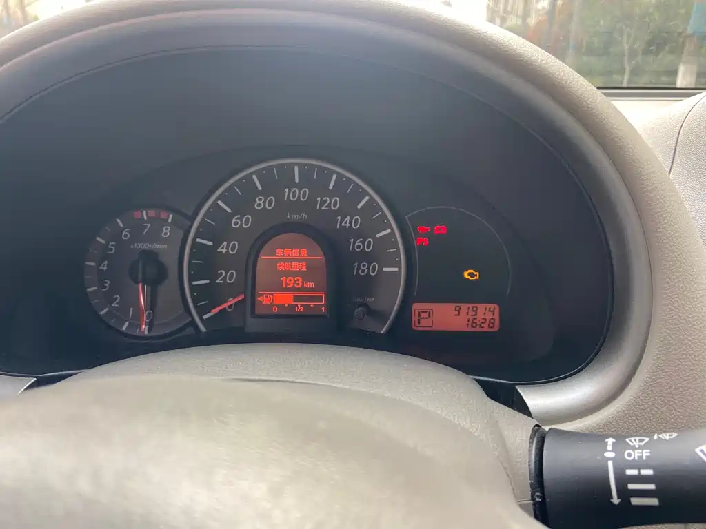 Nissan March — миниатюра 7