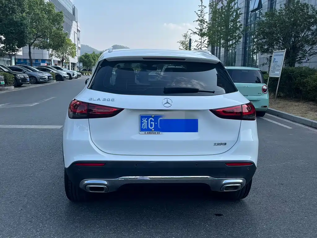 Mercedes-Benz GLA — миниатюра 11
