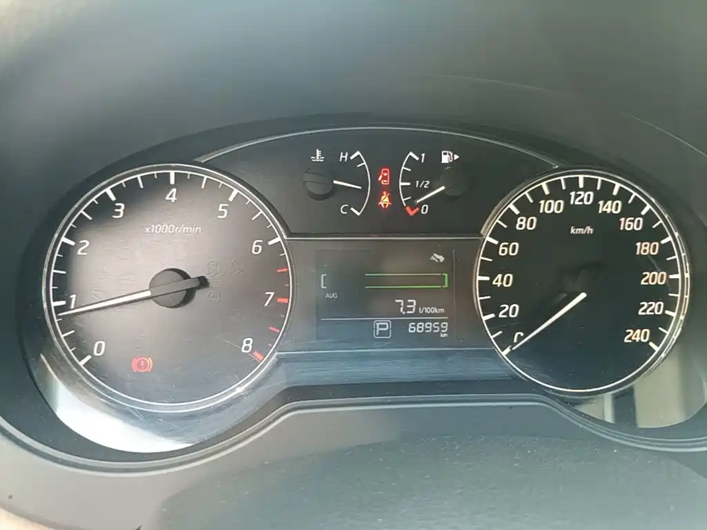Nissan Tiida — миниатюра 12