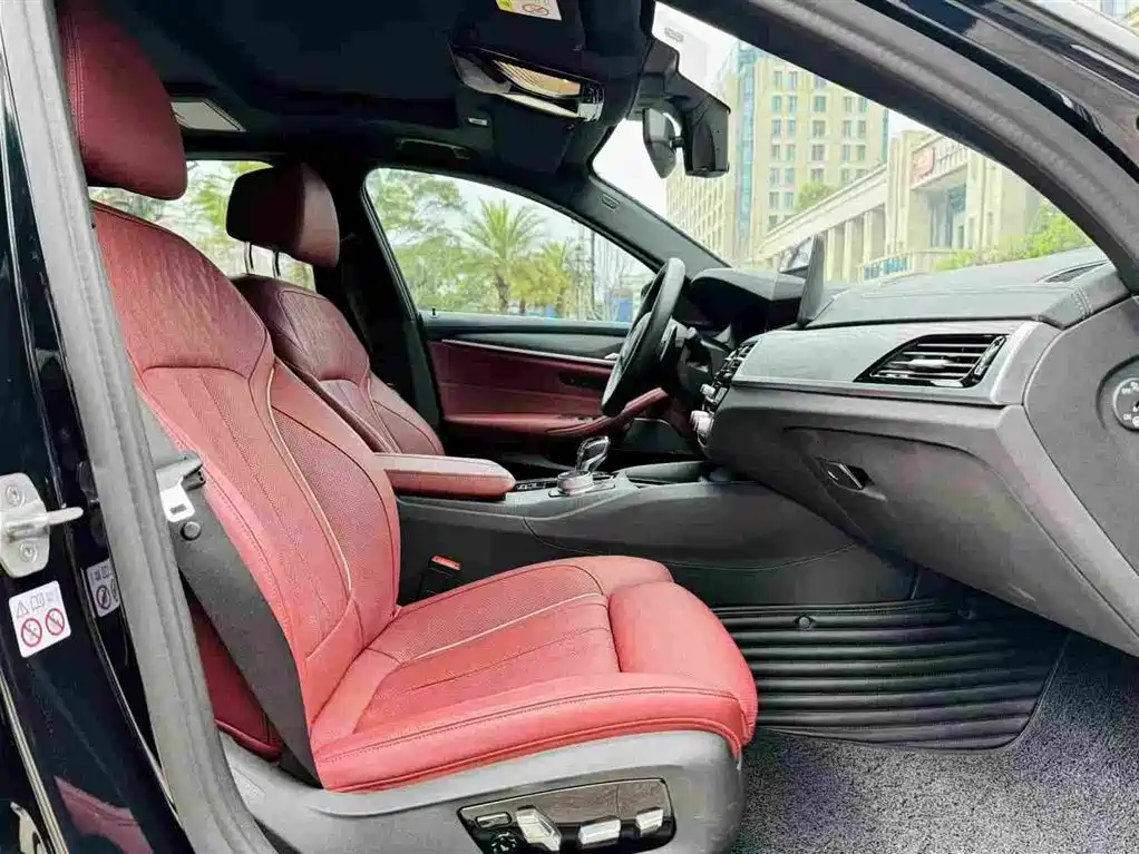BMW 5 Series — миниатюра 4