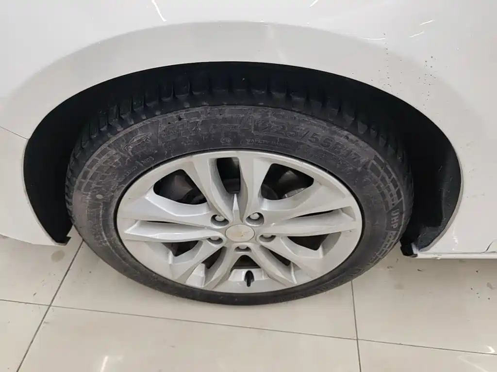 Chevrolet Malibu XL — миниатюра 23