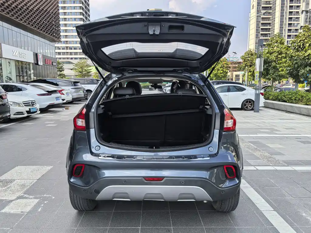 Geely Vision X3 — миниатюра 7