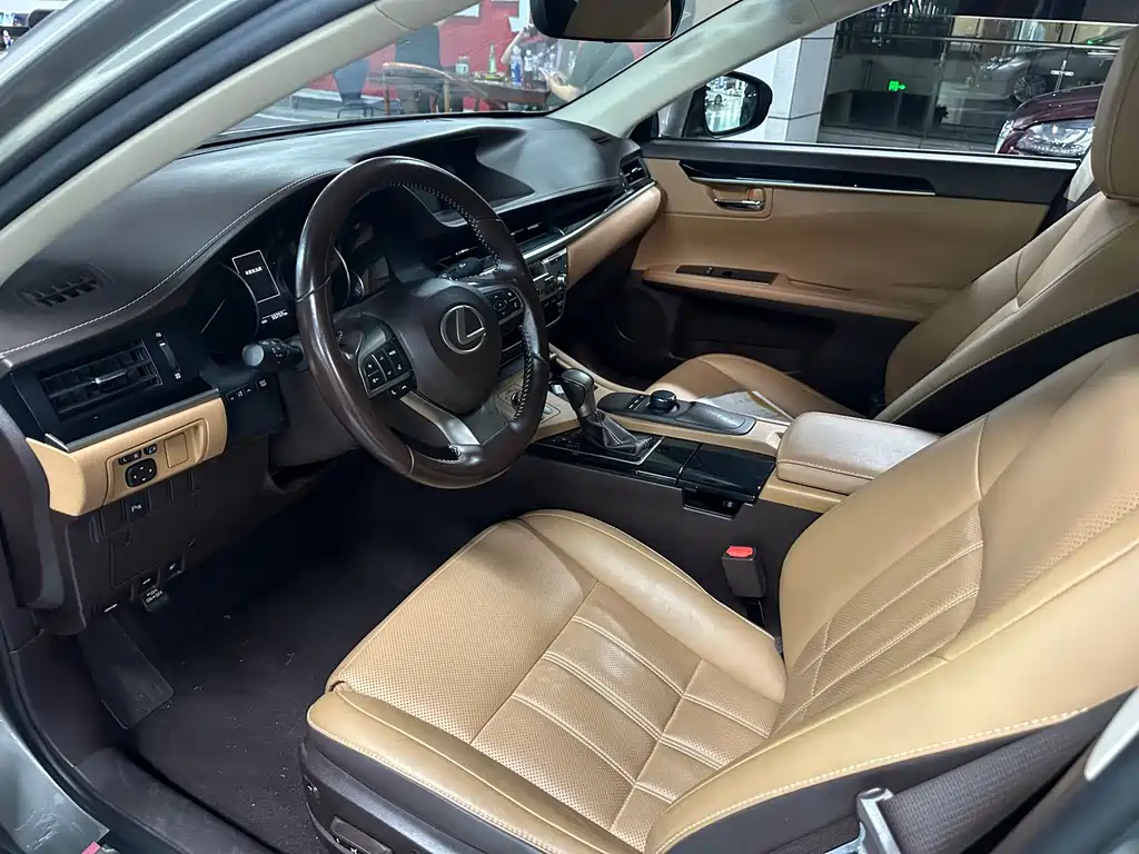 Lexus ES 2015 200 Elite