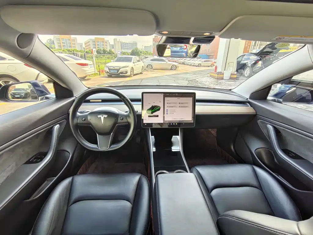 Tesla Model 3 — миниатюра 13