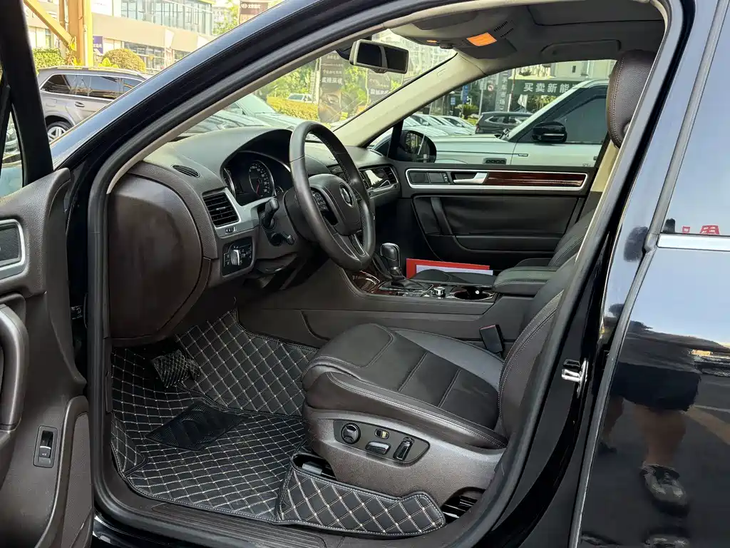 Volkswagen Touareg — миниатюра 8