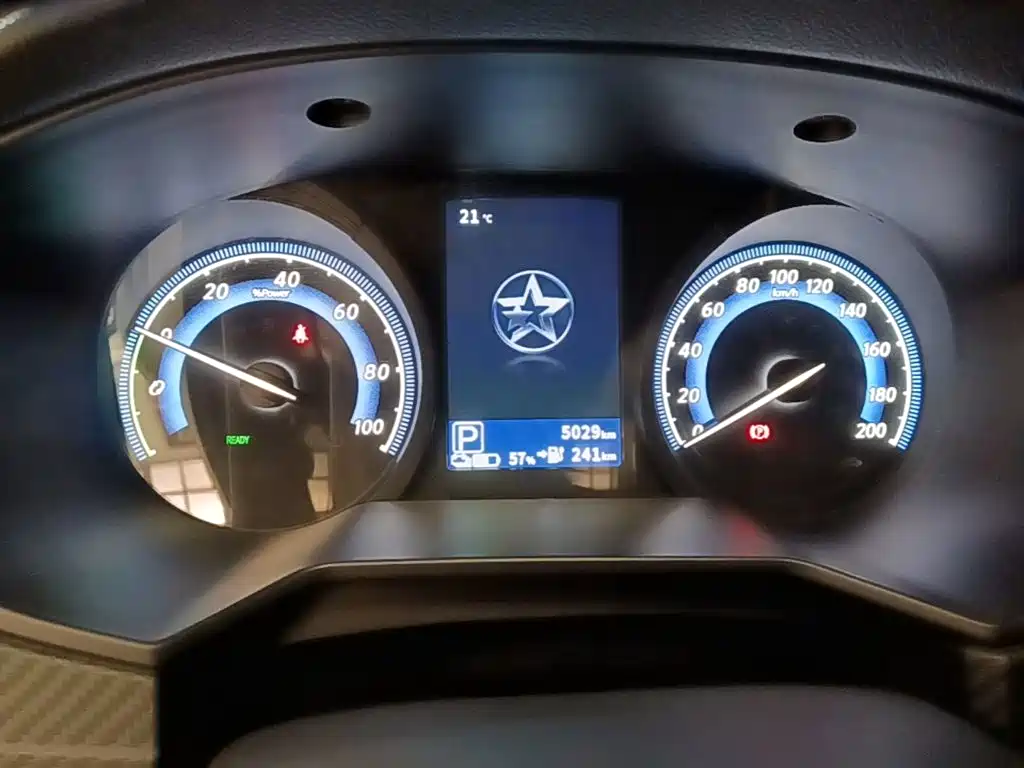 Venucia D60 EV — миниатюра 8