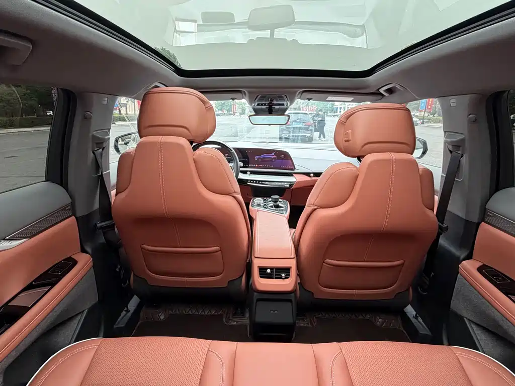 Cadillac IQ — миниатюра 18