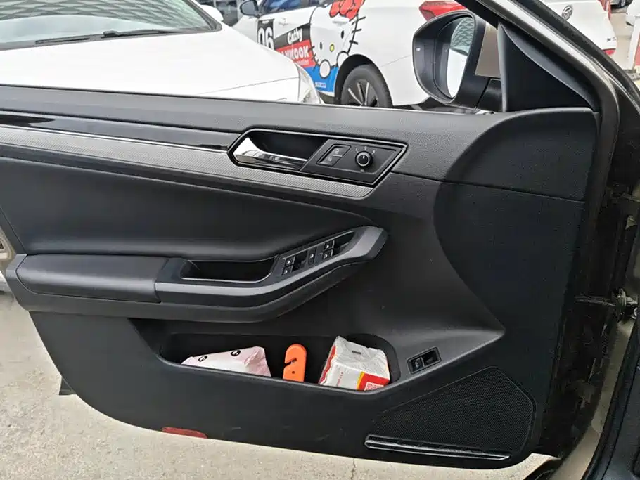 Volkswagen Sagitar — миниатюра 7