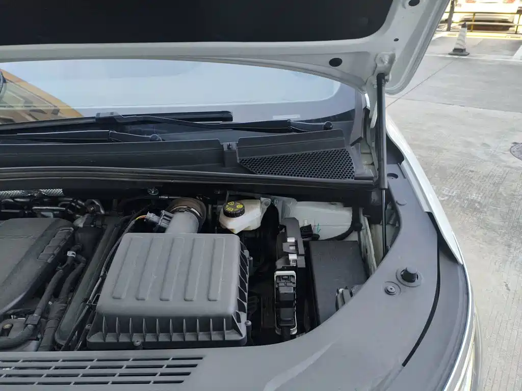 Roewe iMAX8 New Energy — миниатюра 25