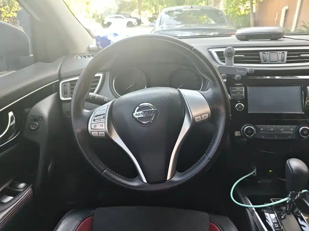 Nissan Qashqai — миниатюра 7