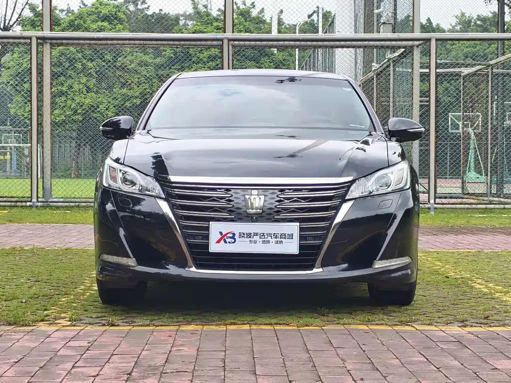 Toyota Crown — миниатюра 2