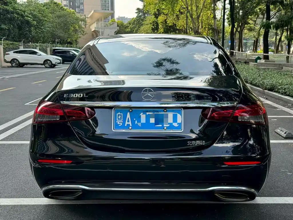 Mercedes-Benz E-Class — миниатюра 3