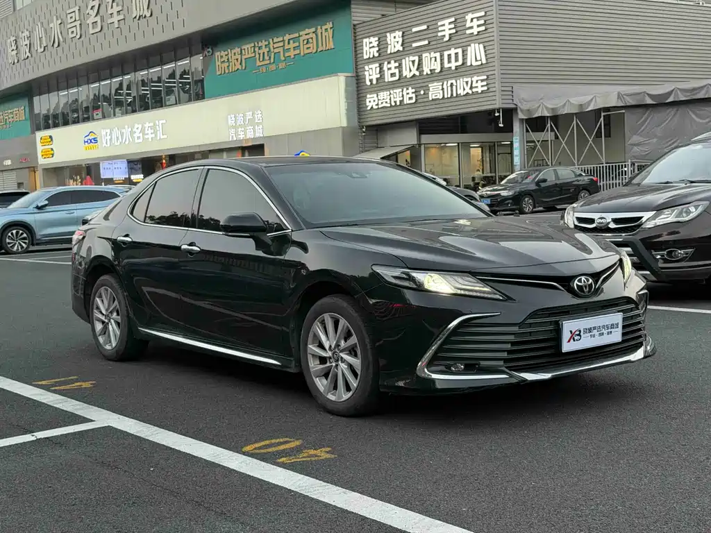Toyota Camry — миниатюра 3