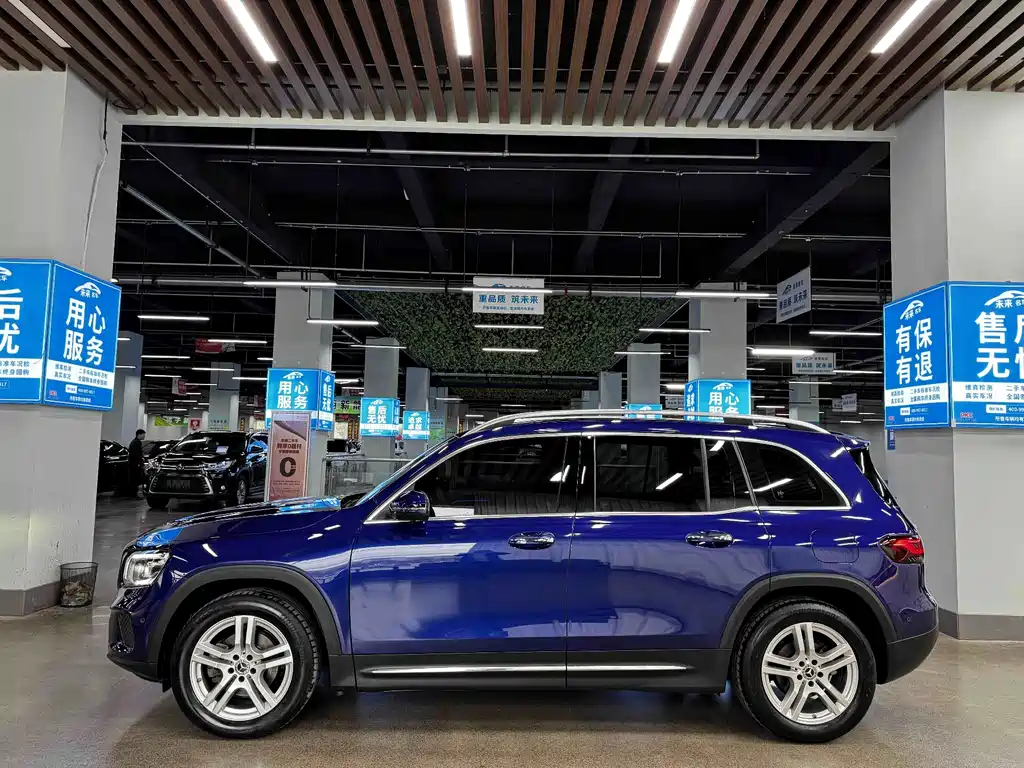 Mercedes-Benz GLB — миниатюра 17