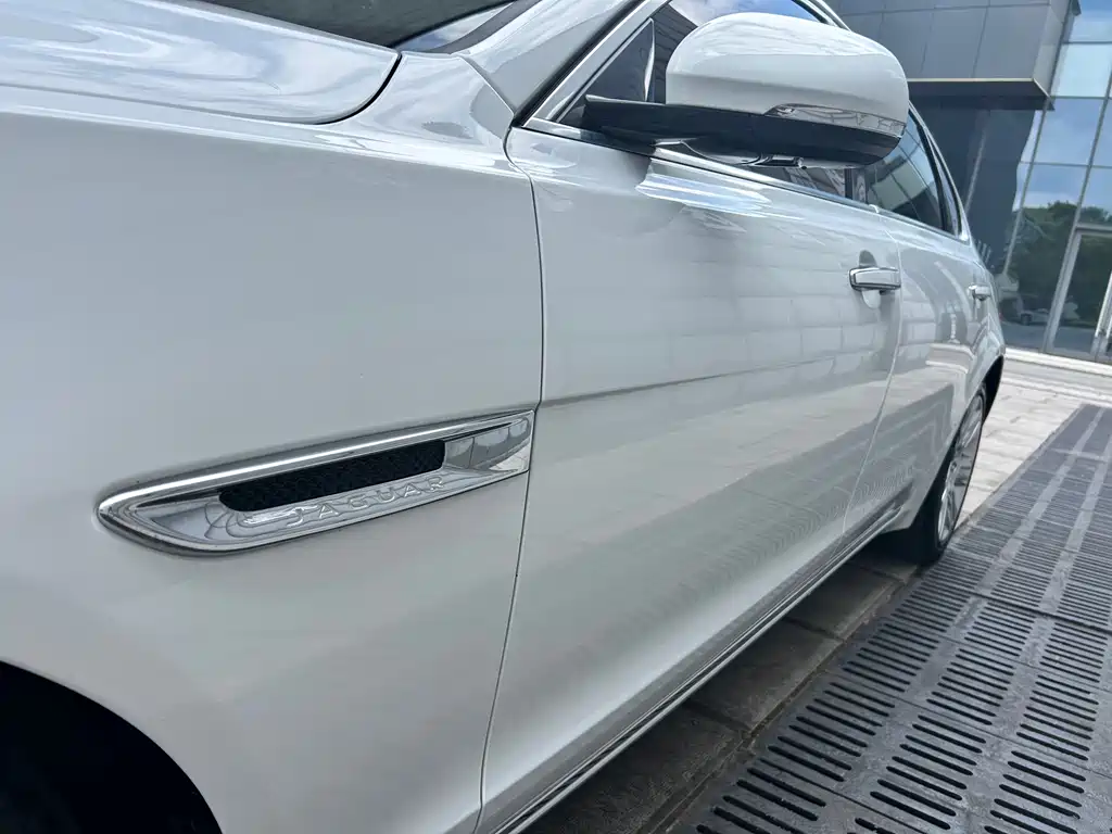 Jaguar XFL — миниатюра 10