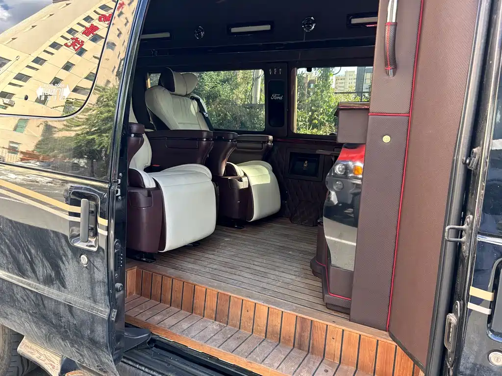 Ford E350 — миниатюра 12
