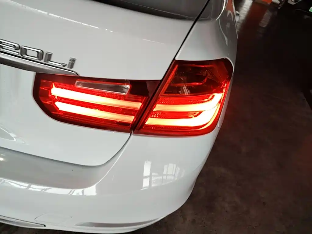 BMW 3 Series — миниатюра 8