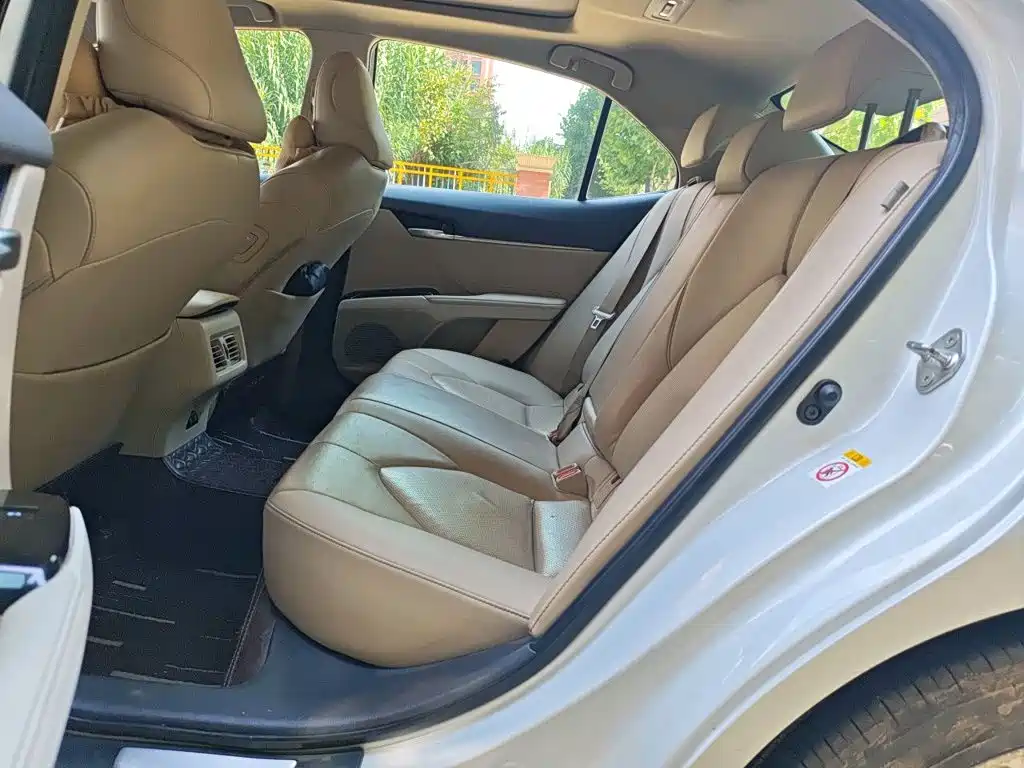 Toyota Camry — миниатюра 15