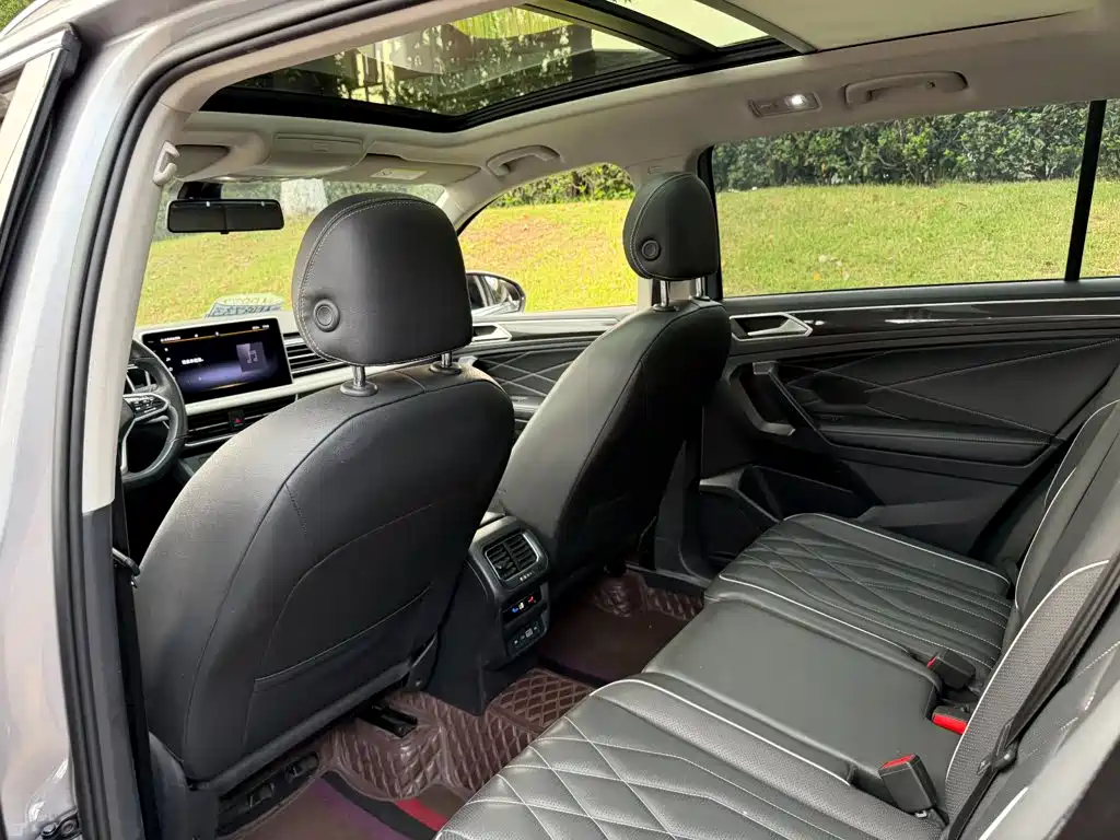 Volkswagen Tiguan L — миниатюра 11