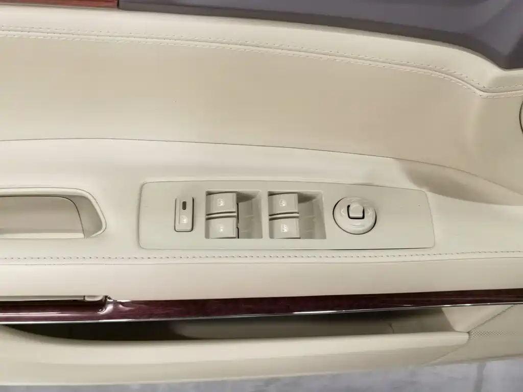 Cadillac SLS — миниатюра 9