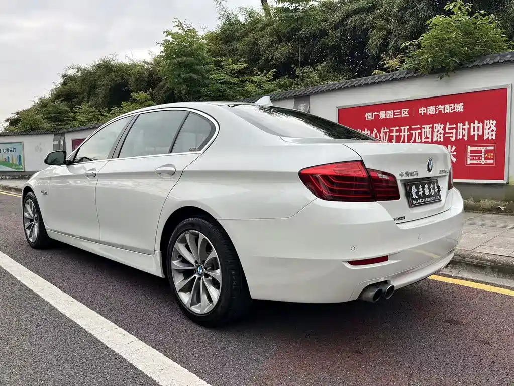BMW 5 Series — миниатюра 19