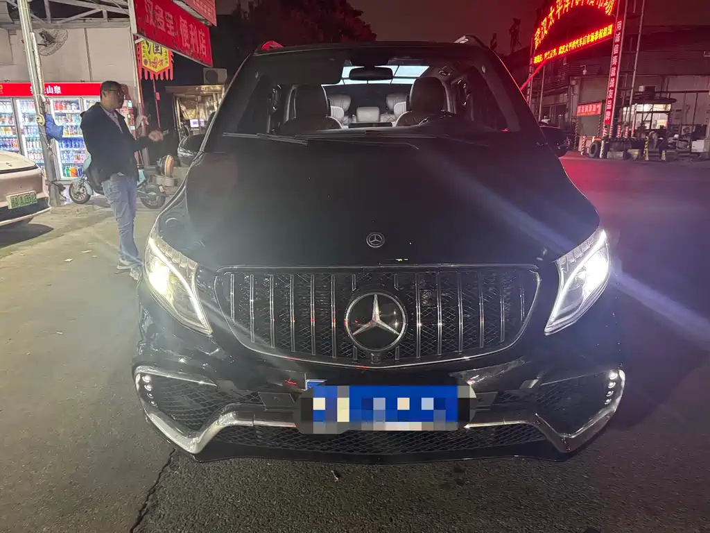 Mercedes-Benz V-Class (Import) — миниатюра 2