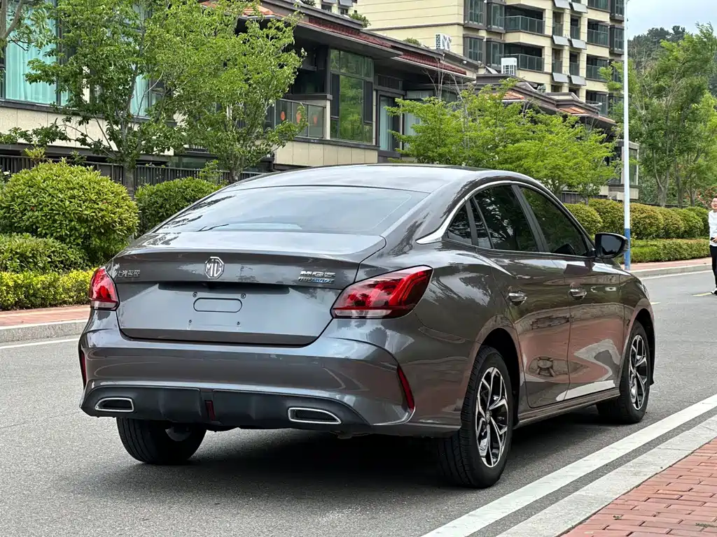 MG 5 2021 180DVVT CVT Luxury