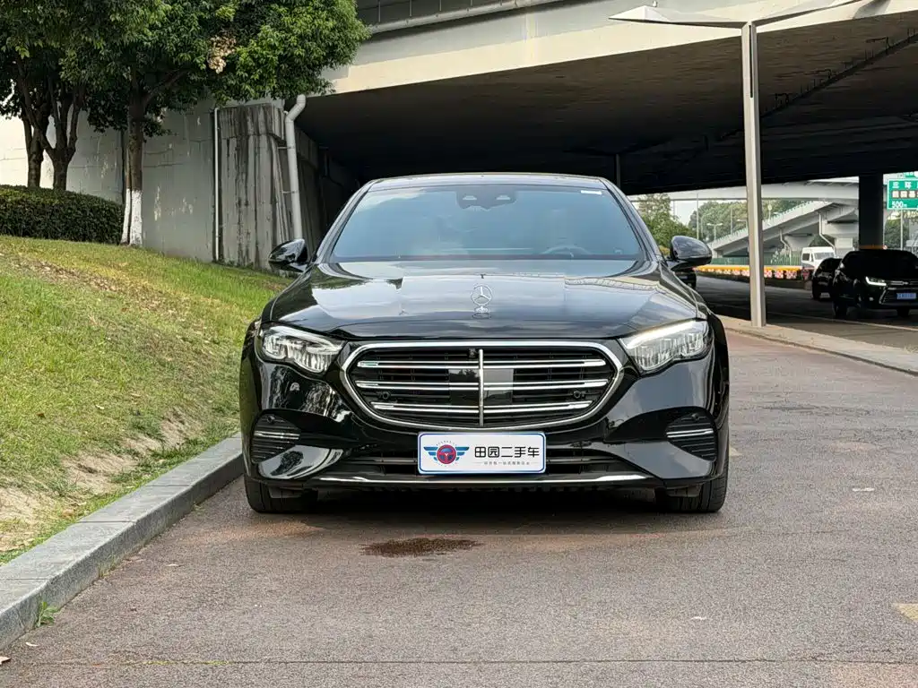 Mercedes-Benz E-Class — миниатюра 2