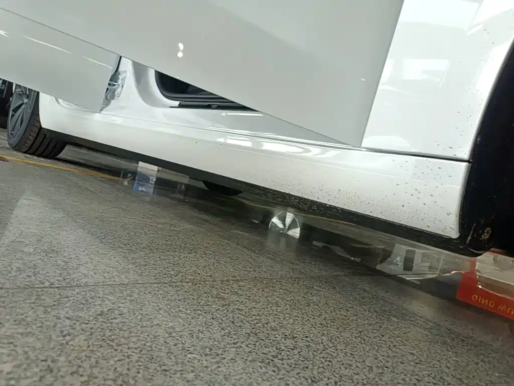 Tesla Model 3 — миниатюра 21