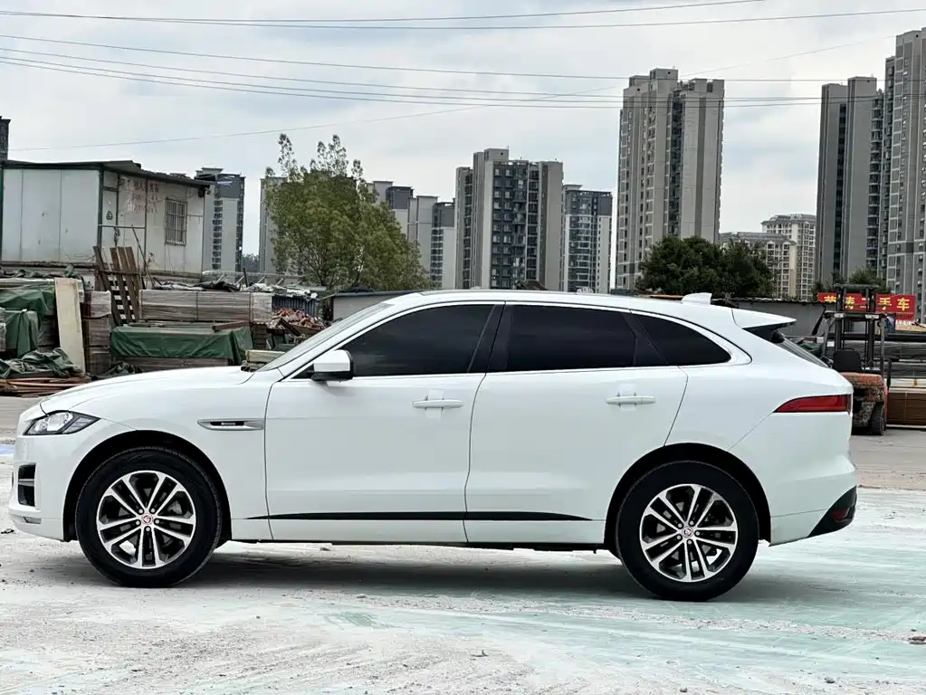 Jaguar F-PACE — миниатюра 2