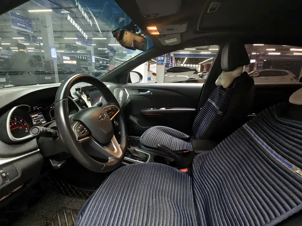 Chevrolet Monza — миниатюра 5