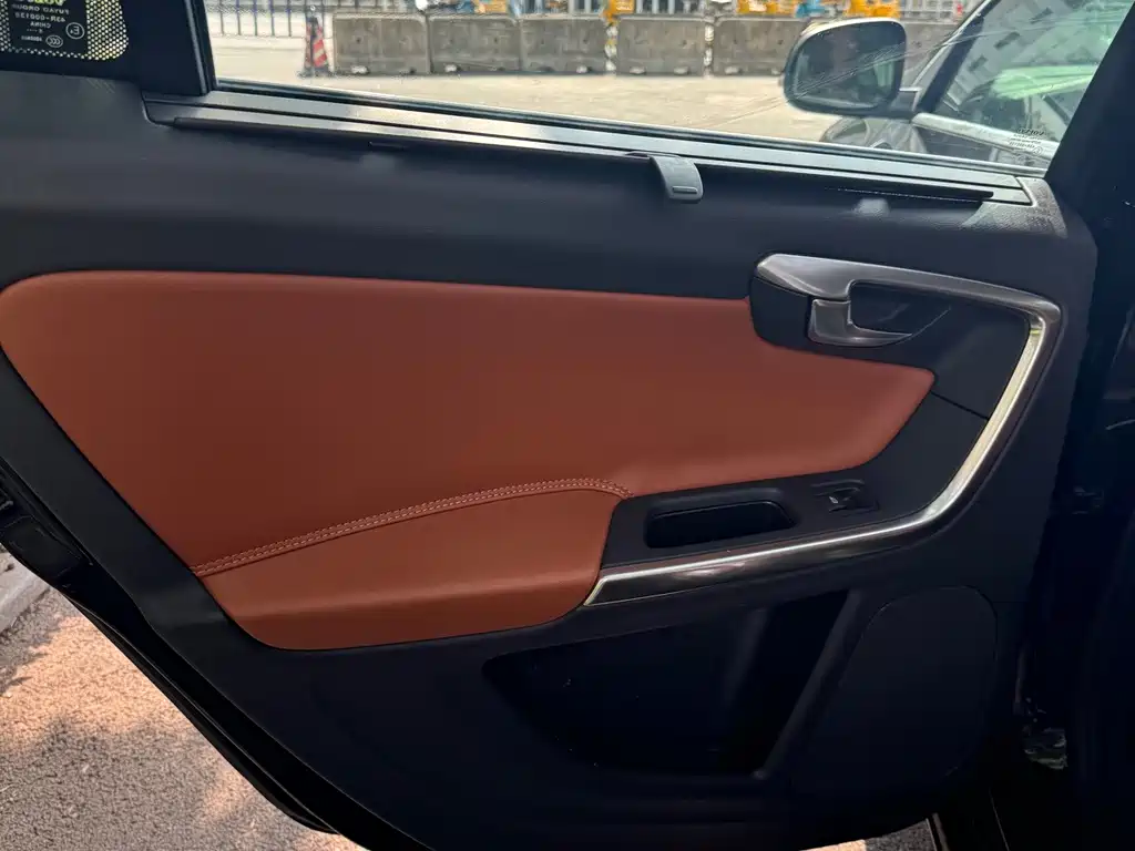 Volvo S60 — миниатюра 7