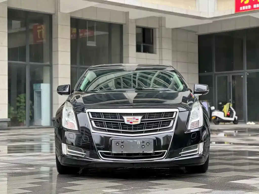CADILLAC XTS