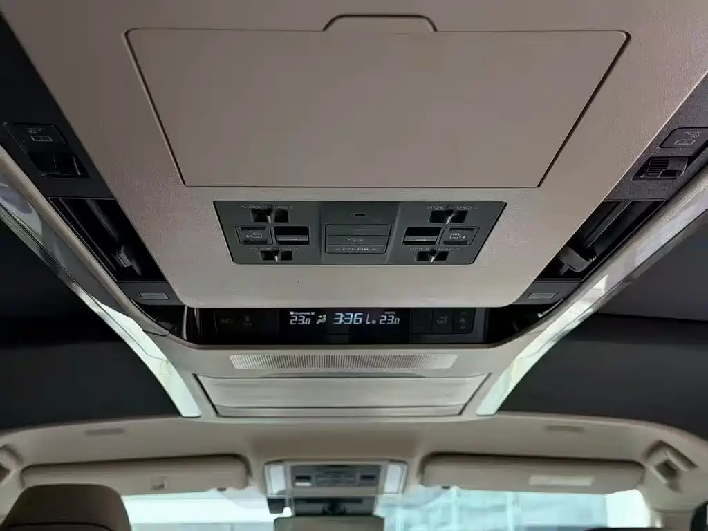 Toyota Alphard 2024 — фото 4