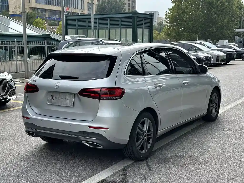 Mercedes-Benz B-Class — миниатюра 6