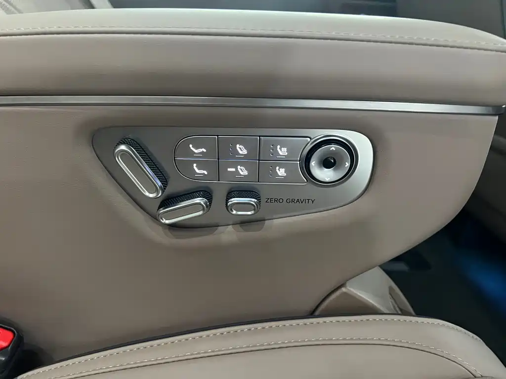 XPeng X9 — миниатюра 25