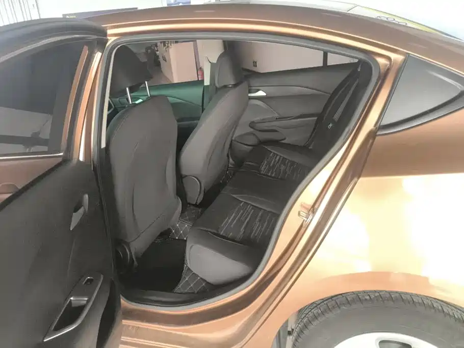 Chevrolet Cavalier — миниатюра 11