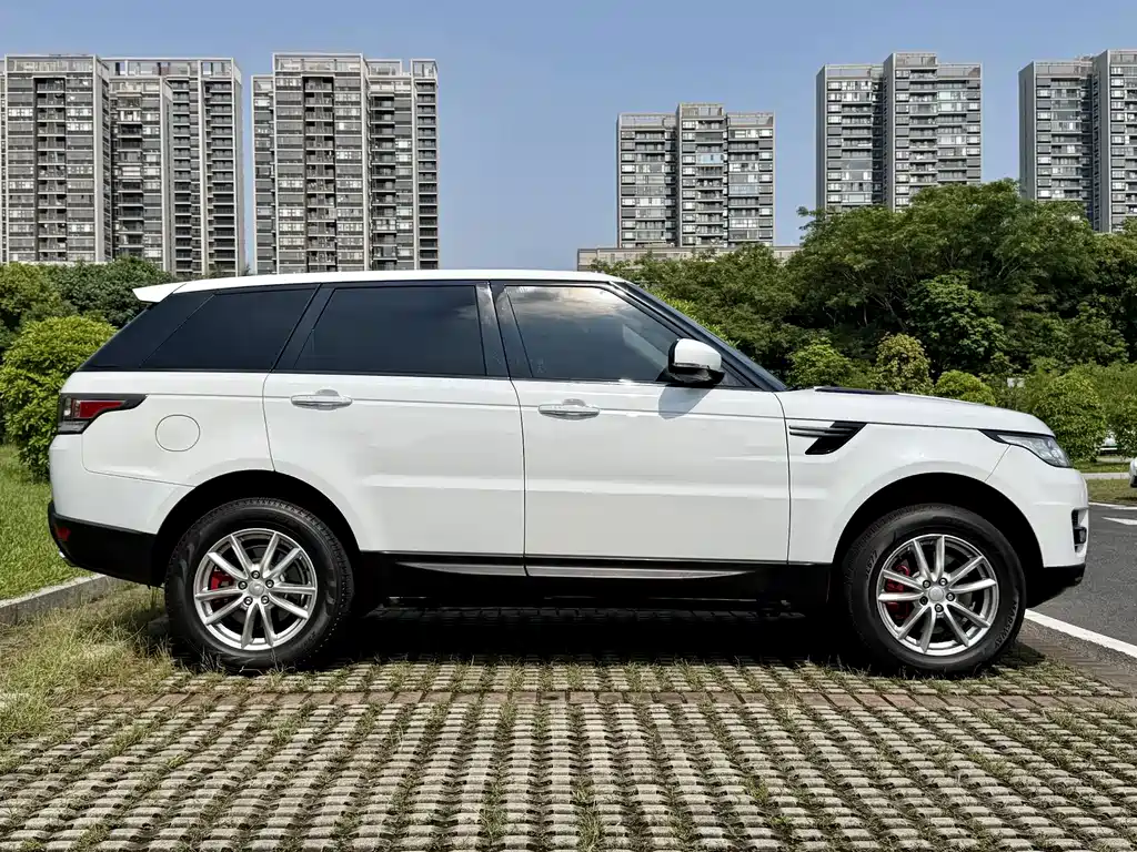 Land Rover Sport — миниатюра 17
