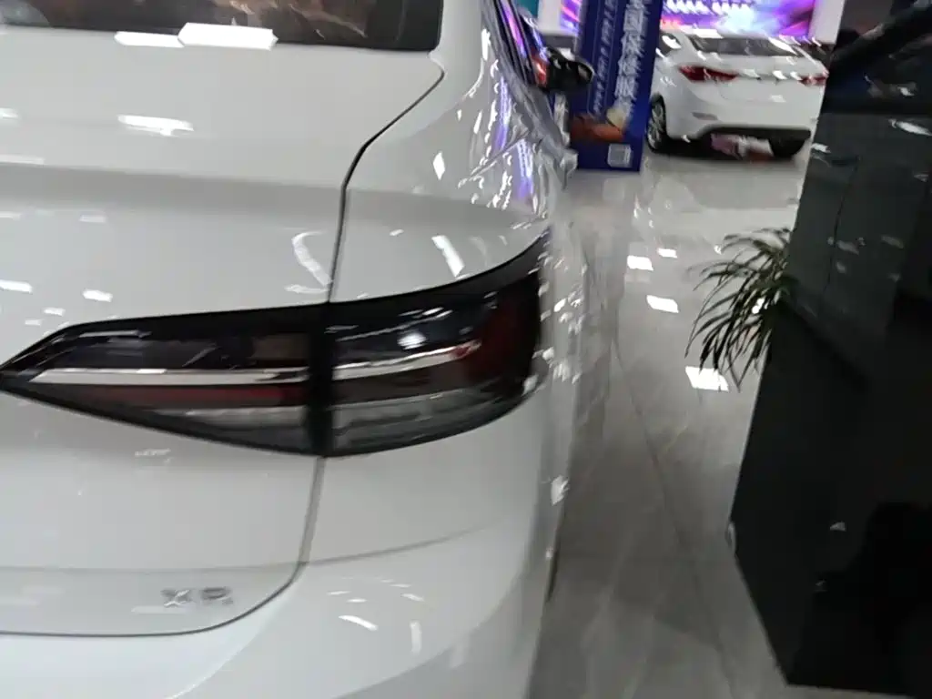 Volkswagen Lavida — миниатюра 8