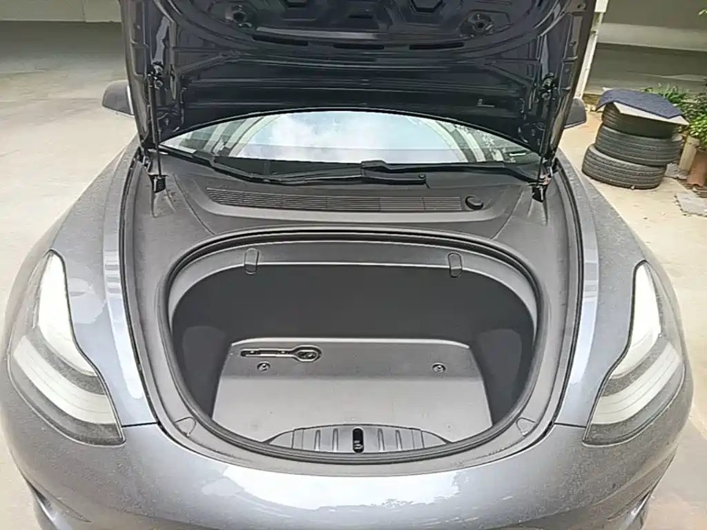 Tesla Model 3 — миниатюра 20