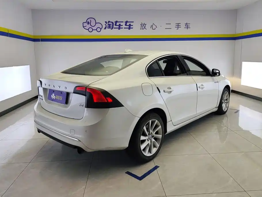 Volvo S60 — миниатюра 3