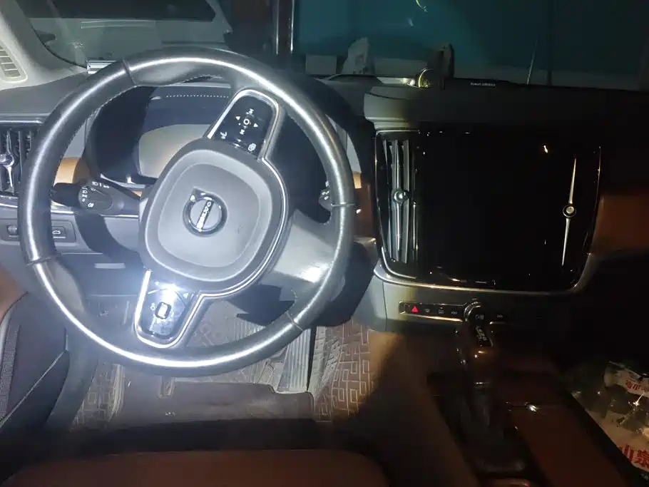 Volvo S90 — миниатюра 12
