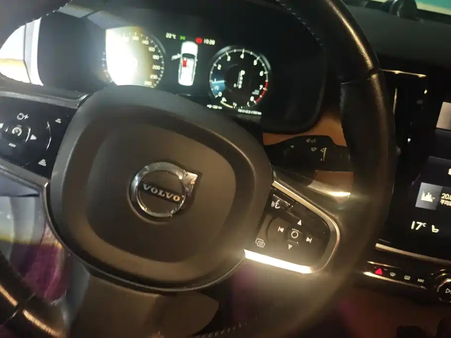 Volvo S90 — миниатюра 15