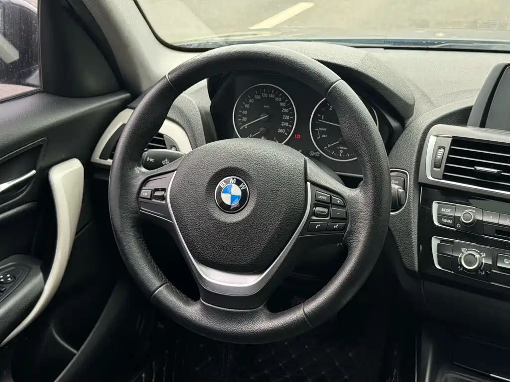 BMW 1 Series (Import) — миниатюра 7